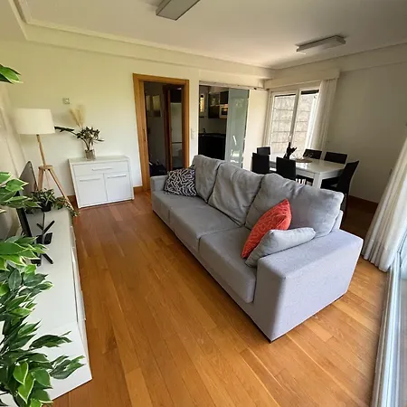 Ulia Apartments- Garden Boutique & 1 Free Parking Space Apartment