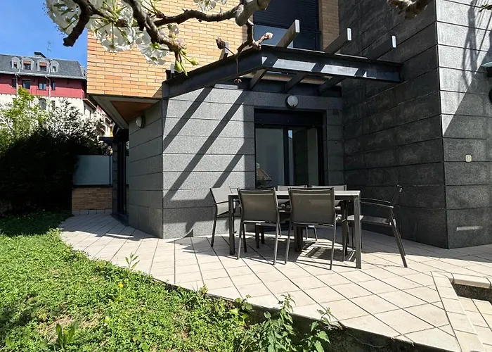 Ulia Apartments- Garden Boutique *