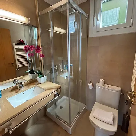Ulia Apartments- Garden Boutique & 1 Free Parking Space Daire *