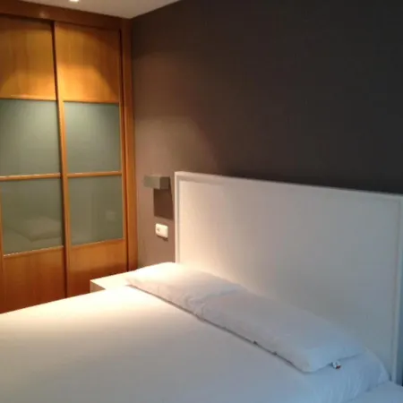 Ulia Apartments- Garden Boutique & 1 Free Parking Space Daire